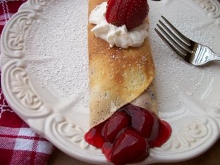 strawberry-crepe-with-whipped-cream
