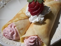 strawberry-crepes-with-strawberry-mousse